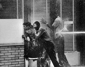 Birmingham_fire_hoses_1963